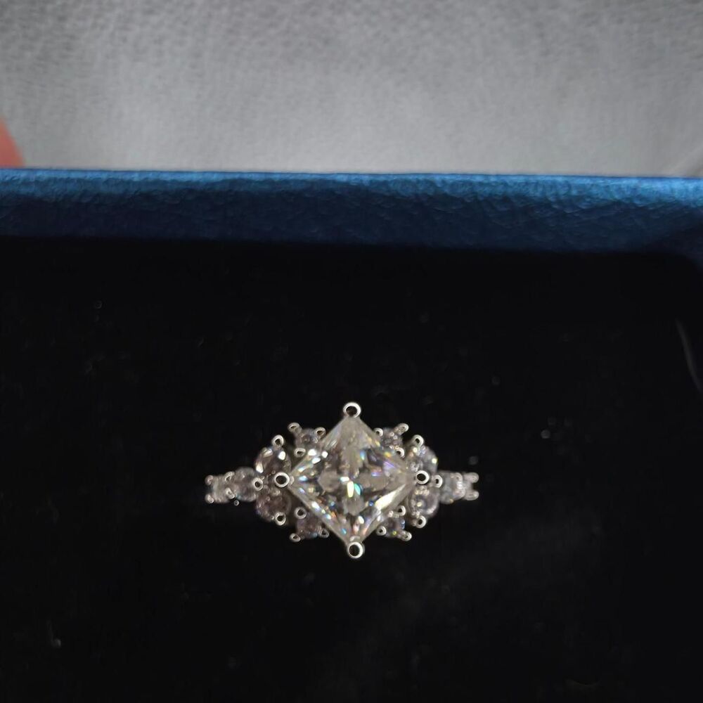 Unbranded Women's Silver and White Jewellery